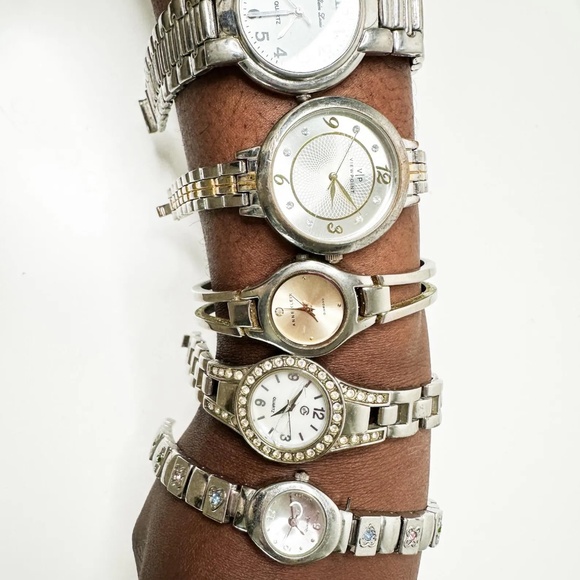 LOT of 5 Fashion Wrist Watches | NOT TESTED - Picture 10 of 10